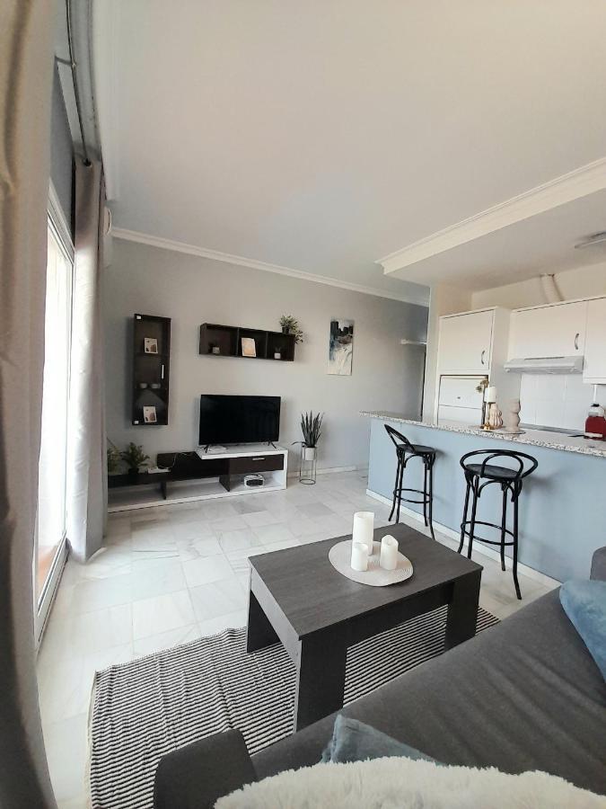 Nice Apartment Near The Beach Fuengirola Kültér fotó